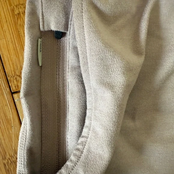 Vuori Halo Performance Short in Dusty Mauve Size M - Picture 4 of 5